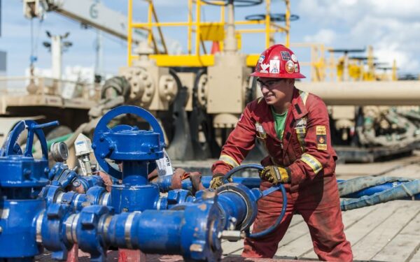 Griežtas V. Orbano įspėjimas: Ukrainai gresia likti be dujų, jei nebus atnaujintas naftos tiekimas