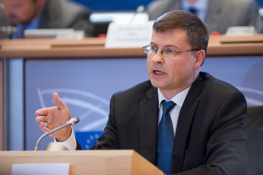Kuras brangsta, bet valdžia ruošia atsaką: pelnas iš krizės bus apmokestintas visoje Europoje