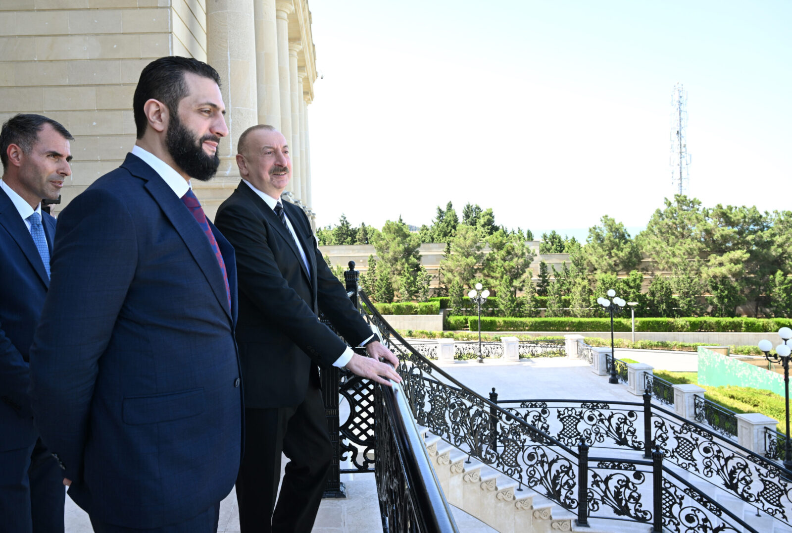Sirija vėl keliasi iš pelenų: štai kaip Kataro milijardai padės atstatyti sugriautą šalį