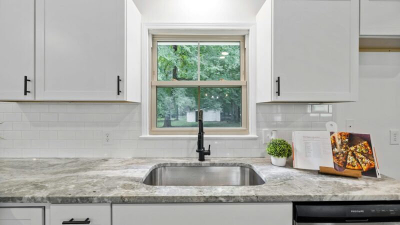 Kriauklė vėl užsikimšo? Pigus derinys, kuris padės išvengti brangaus santechniko