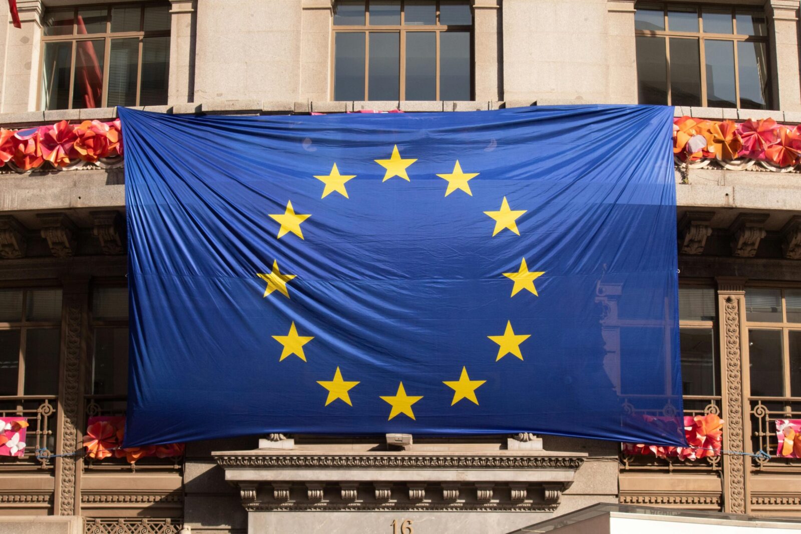 Konfliktas su Iranu ES kainuoja po 500 mln. eurų per dieną: kas brangsta labiausiai?