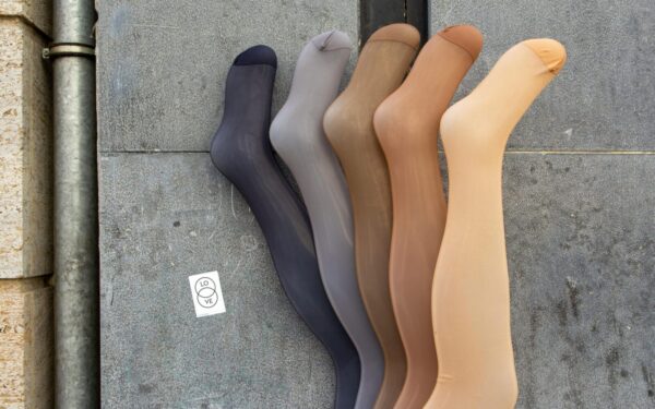 Neskubėkite mesti senų pėdkelnių: 3 netikėti triukai namams, kurie sutaupo ir laiką, ir pinigus