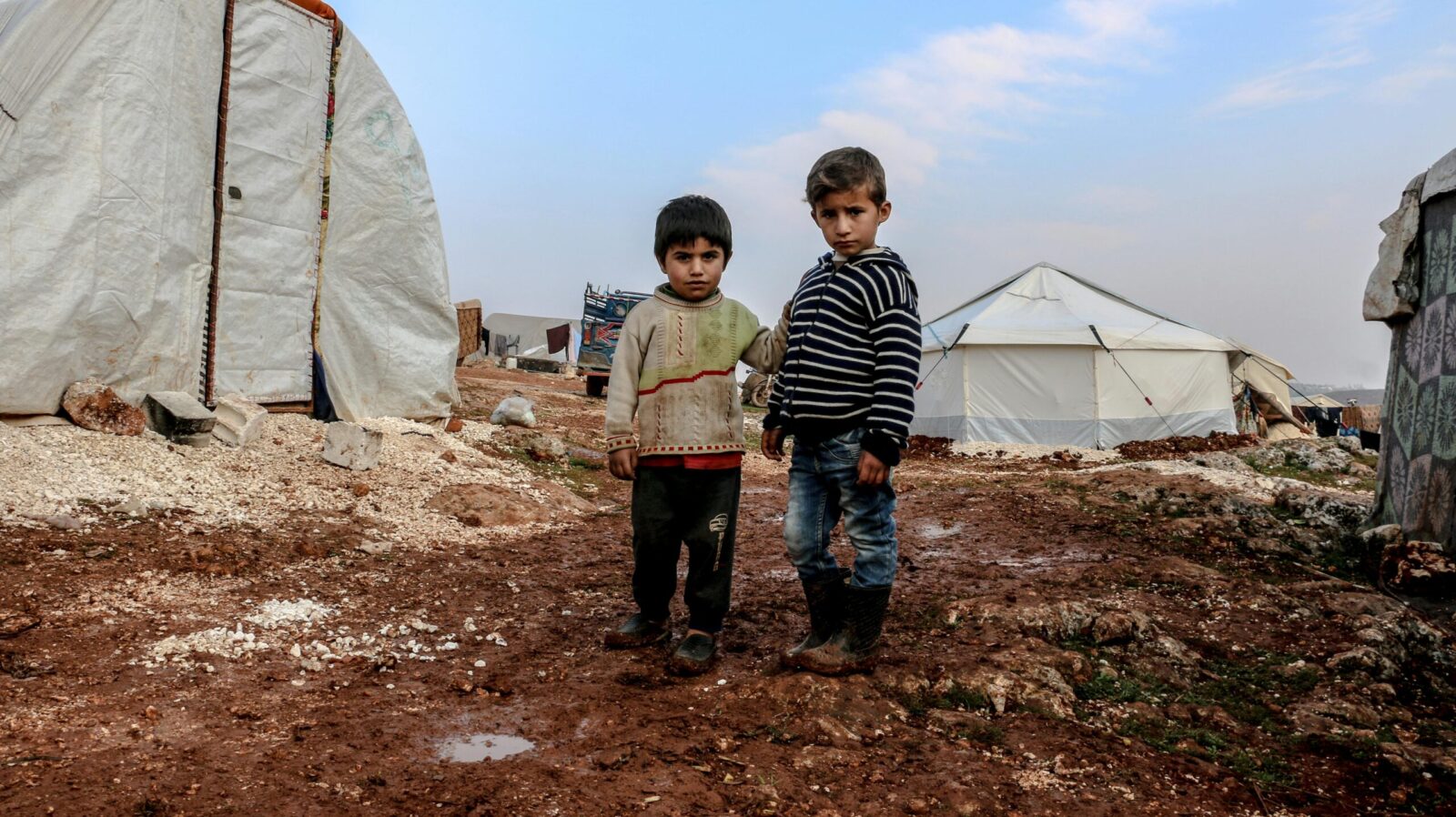Šokiruojantys skaičiai: per metus migracijos keliuose dingo ar žuvo beveik 8 tūkst. žmonių