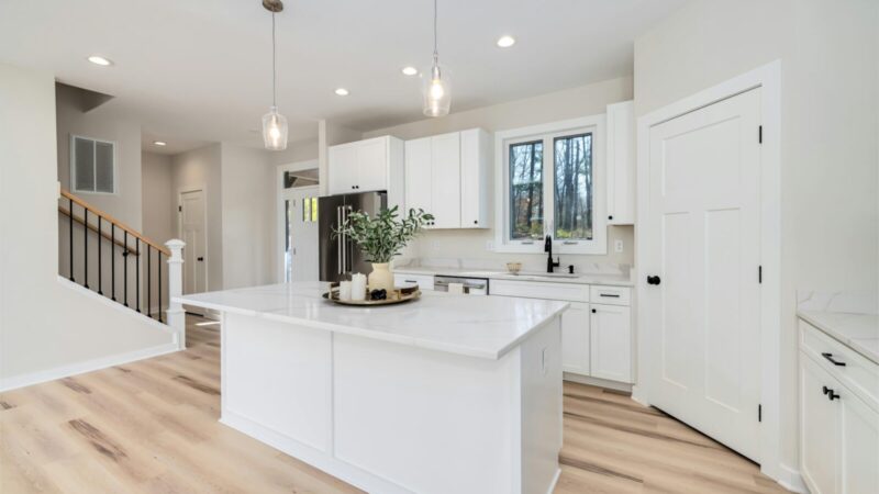 Svečiai tai pastebi iškart: atskleidė 10 daiktų, kurie jūsų virtuvę paverčia netvarkinga