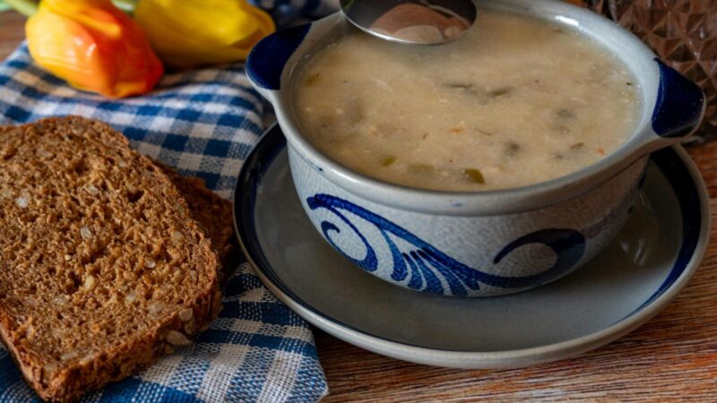 Neišmeskite senos duonos: ši paprasta sriuba taps tikru išsigelbėjimu jūsų skrandžiui