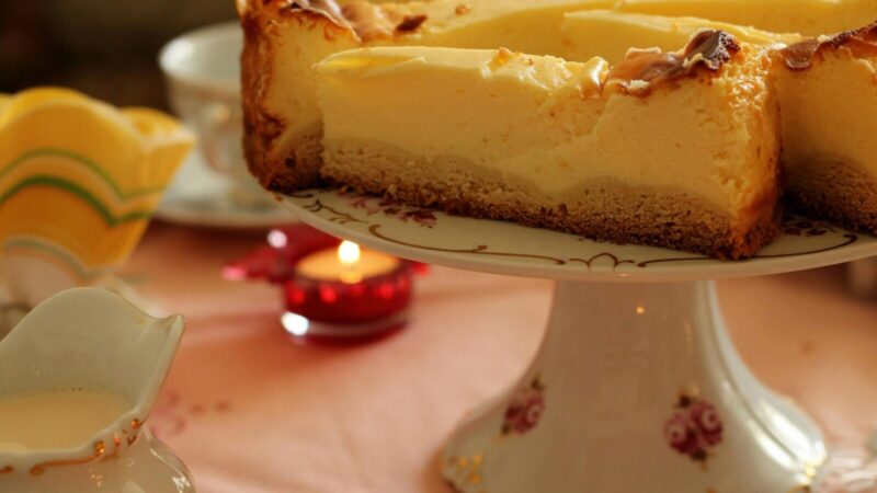 Šis varškės pyragas tirpsta burnoje: močiutės receptas, kurio visi prašo dar gabalėlio