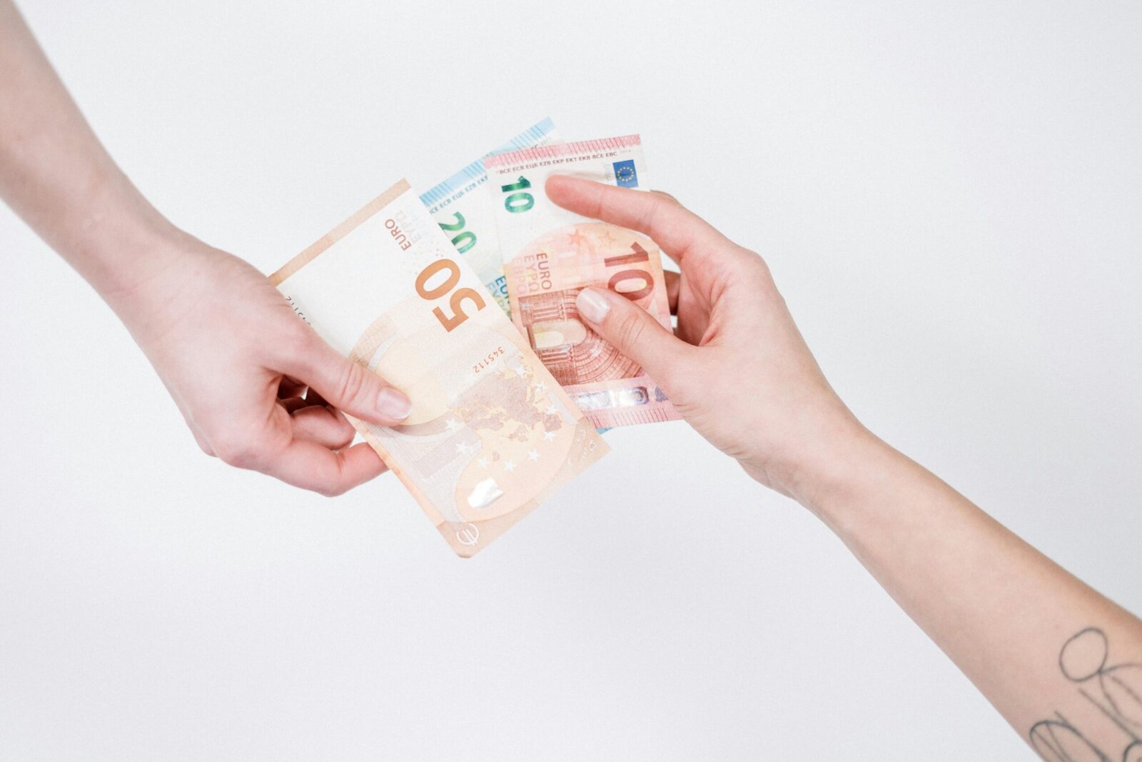 Jauniesiems menininkams siūlo stipendiją: kas mėnesį mokės po 125 eurus visus metus