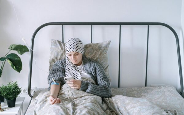 Sveikatos apsaugos spąstai: jauniems vėžiu sergantiems pacientams lemtingas tampa ne tik amžius