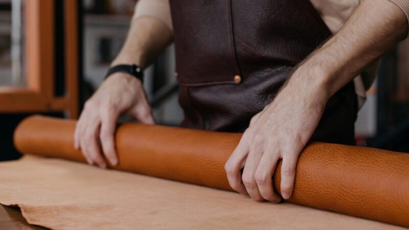 „LVMH“ imperijos paslaptis: odos pramonė siejama su neregėto masto miškų kirtimu