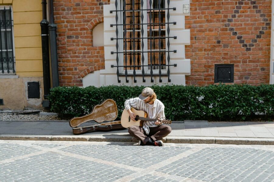 Muzika gatvėje. Pexels