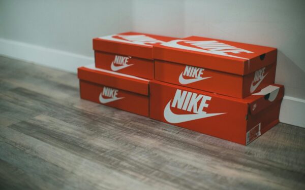 Neišmeskite batų dėžių: 3 pavasario triukai, kurie sode padės sutaupyti laiko ir pinigų