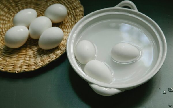 Tobulai nulupti kiaušiniai: viena priemonė iš virtuvės spintelės, kuri daro stebuklus