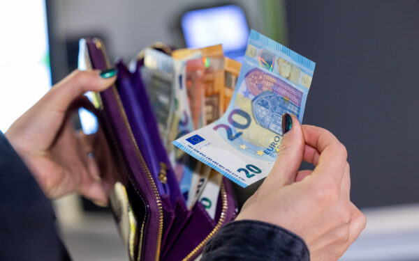 Valdžios spaudimas gyventojams: vienas sprendimas gali palikti jus be pašalpos