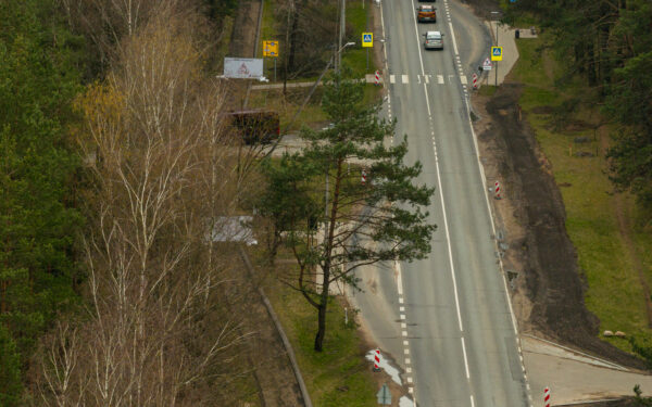 Vairuotojus nudžiugins malonūs pokyčiai: už milijonus tvarkys pavojingiausias kelių vietas Lietuvoje