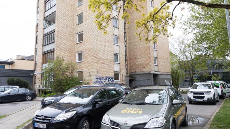 Taksi automobilių patikrinimas baigėsi baudomis, to nesitikėjo net ir patys pareigūnai