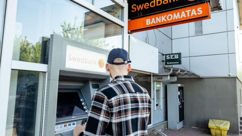 Bankai nebeduos grynųjų pinigų: liksite be savo uždirbtų pinigų, tai siutina daugelį