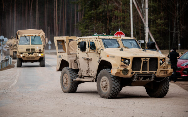 Gyventojai girdės šūvius ir sprogimus: kariuomenė įspėja kiekvieną šalies gyventoją