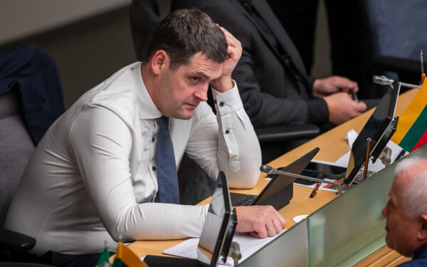 Per Žemaitaičio susitikimą su rinkėjais viešąją tvarką pažeidęs vyras nubaustas 15 eurų bauda