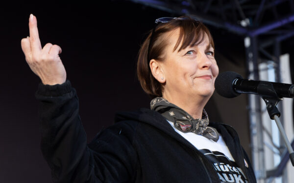 Miliūtės gestas per mitingą išprovokavo skundus: įsitraukė policija