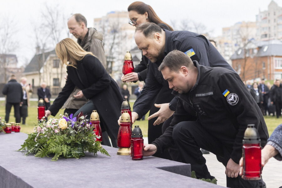 Budanovas paragino visuomenę suaugti ir sakė, kad dronai be žmonių karo nelaimės. EPA-ELTA nuotr.