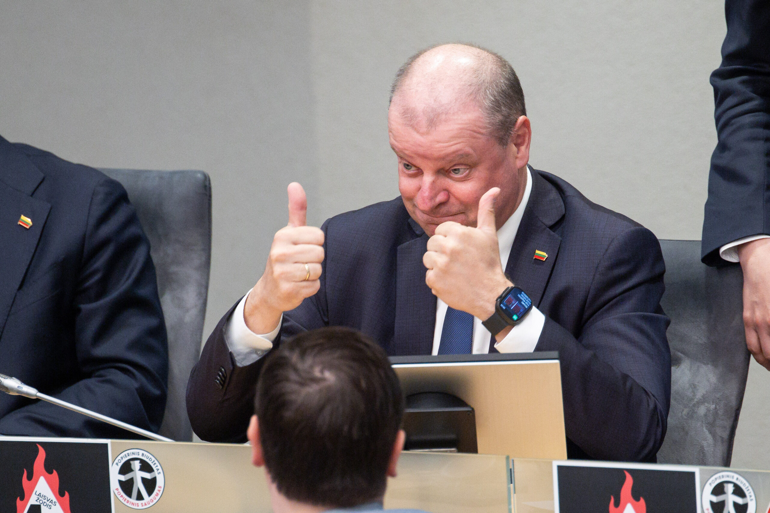Seimas panaikino Skvernelio teisinę neliečiamybę