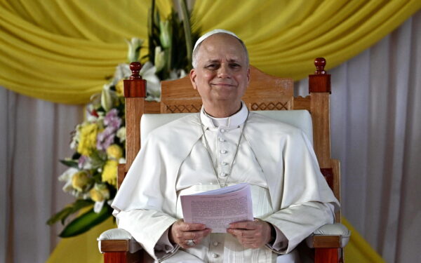 Popiežiaus vizitas kelia dideles emocijas: Leonas XIV siunčia aiškią žinią visam pasauliui