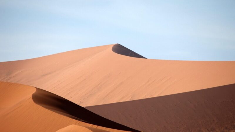 Oranžinis dangus slepia nematomą žudiką: kodėl Sacharos dulkės tapo mirtina grėsme Europai?