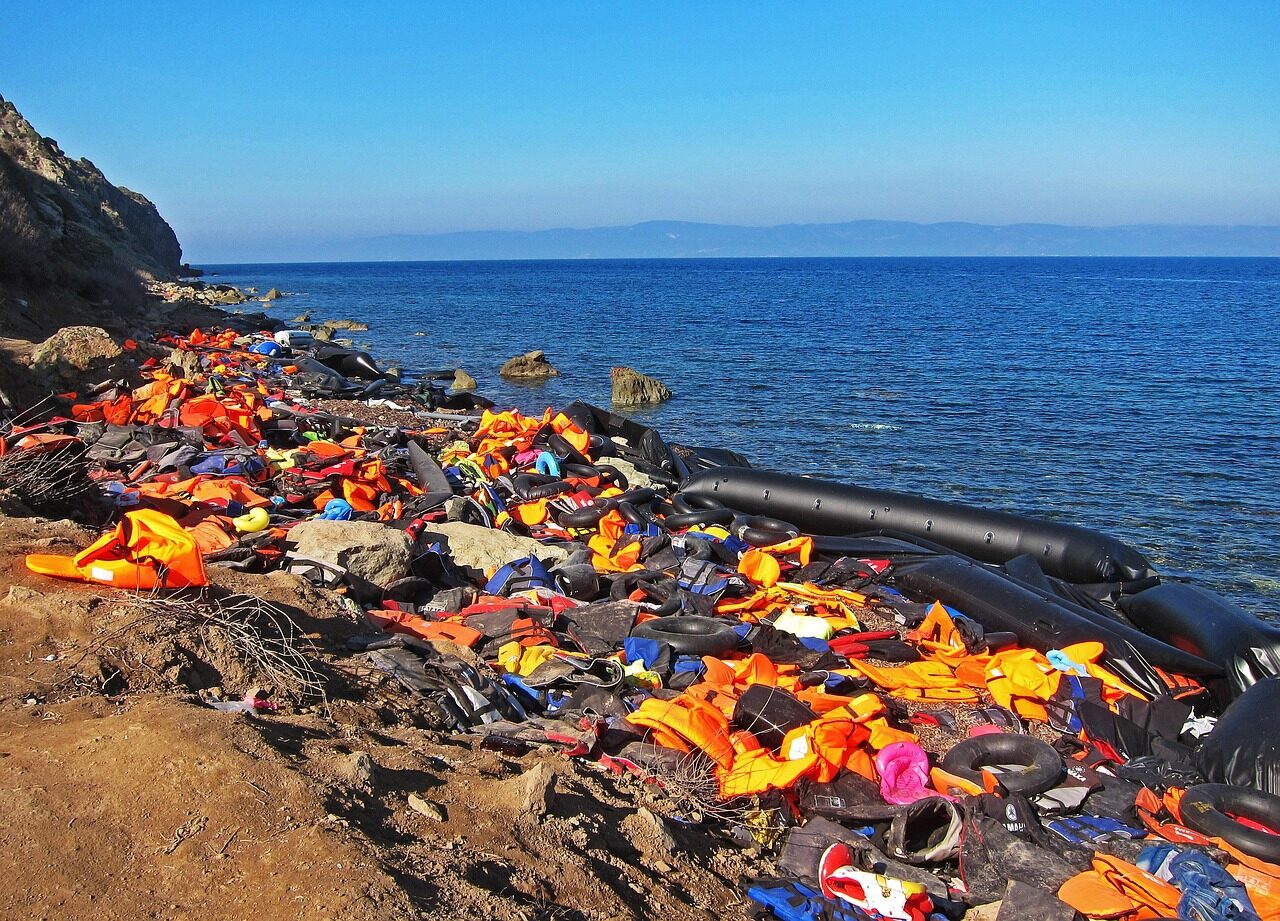 Pavojingos kelionės kaina: šimtai pabėgėlių žūva jūroje, JT skelbia naujus skaičius