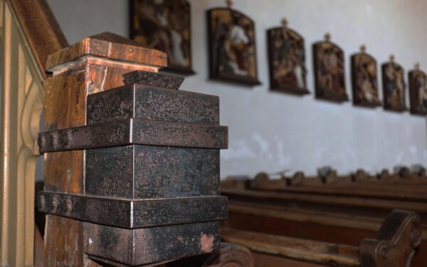 Rėžė be jokių užuolankų: pasakė, kiek iš tiesų reikėtų aukoti bažnyčiai