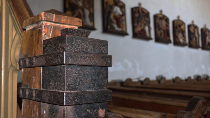 Rėžė be jokių užuolankų: pasakė, kiek iš tiesų reikėtų aukoti bažnyčiai