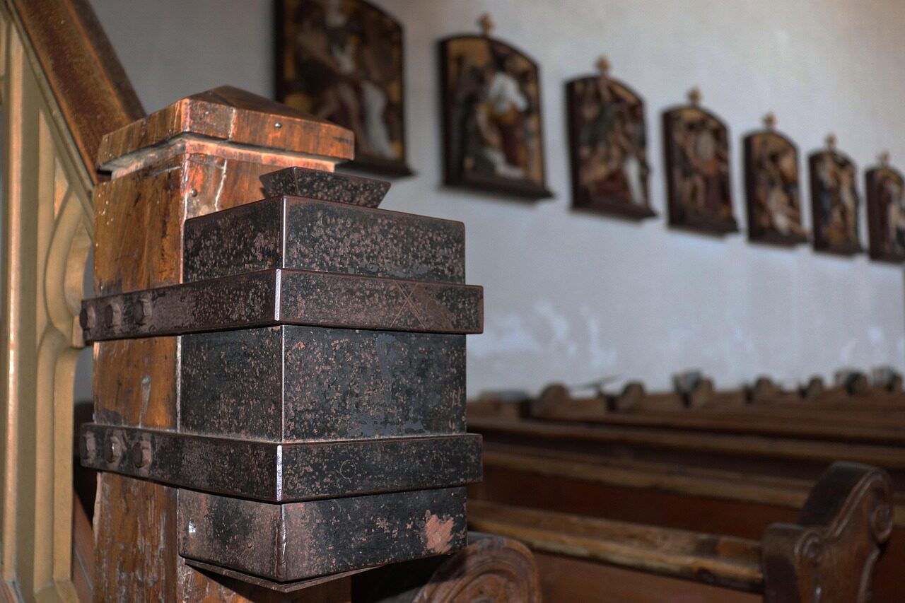 Rėžė be jokių užuolankų: pasakė, kiek iš tiesų reikėtų aukoti bažnyčiai