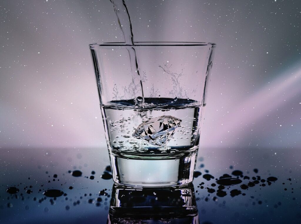 water, glass, liquid, wet, refreshment, diamond, splash, water glass, drop of water, fresh, nature, light effect, blow, gems, luxury, wealth, ice cubes, diamond shape, drink, drinking glass, sparkling water