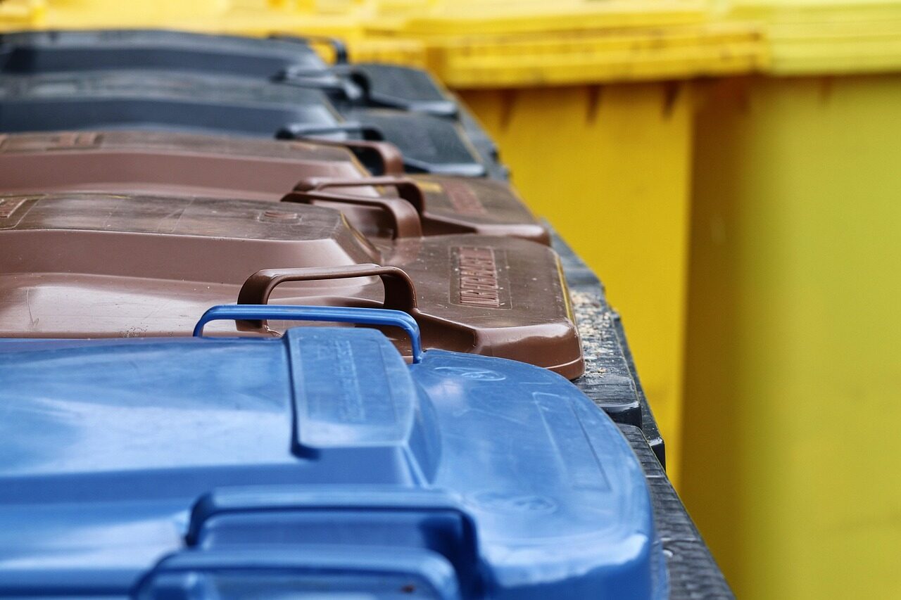 Ukmergėje vyks Konteinerio krata: gyvai patikrins, ką iš tiesų metame į plastiko konteinerį