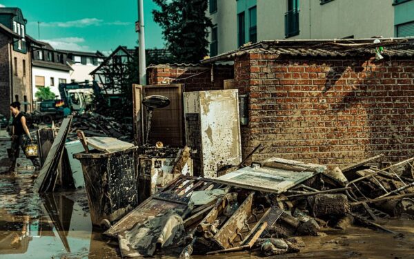 Siaubingi potvyniai Karibuose: žuvo žmonės, dešimtys tūkstančių paliko namus