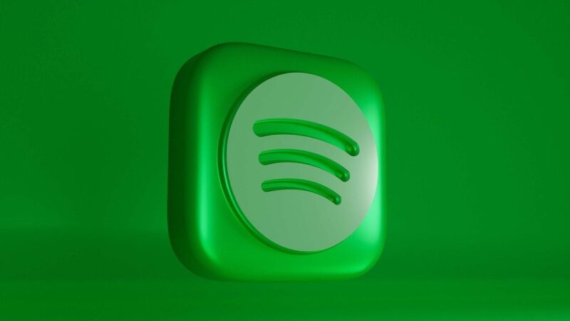 Revoliucija knygų lentynoje: atskleista, kaip „Spotify“ sujungė popierinius puslapius su garsu