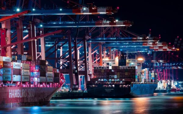 Lietuva tarp pažeidžiamiausių: mokslininkai ir ES pareigūnai baiminasi dėl naftos trūkumo jau gegužę