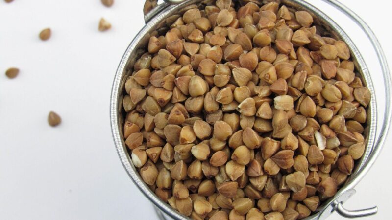 Grikiai darže daro stebuklus: pamirškite varginantį ravėjimą ir sausą dirvą šį sezoną