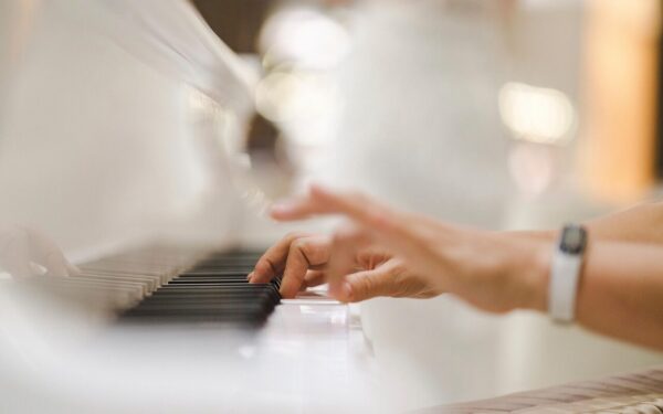 Raudondvaryje susitiko talentai iš visos Lietuvos: scena atskleidė ypatingas istorijas