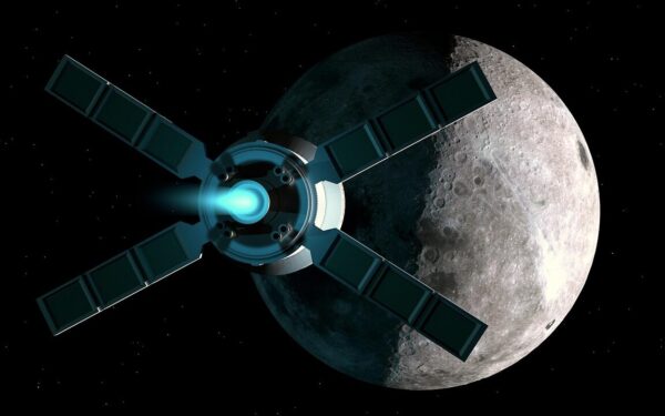 Istorinis pasiekimas kosmose: „Artemis II“ įgula perdavo kadrus iš tamsiosios Mėnulio pusės