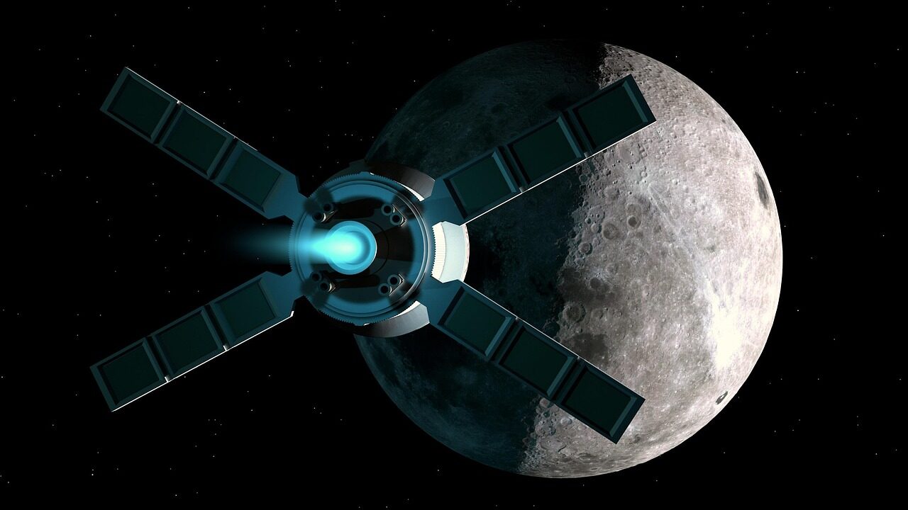 Istorinis pasiekimas kosmose: „Artemis II“ įgula perdavo kadrus iš tamsiosios Mėnulio pusės