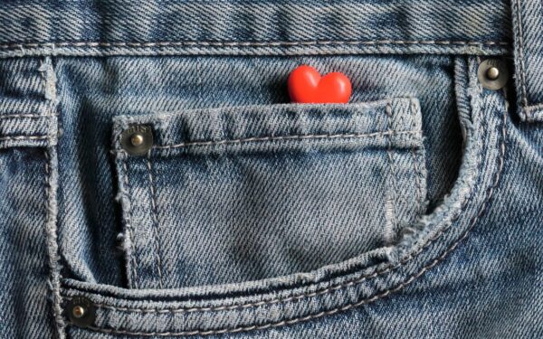 Kam skirta maža kišenėlė ant jūsų džinsų? Tikroji jos paskirtis nustebins ne vieną