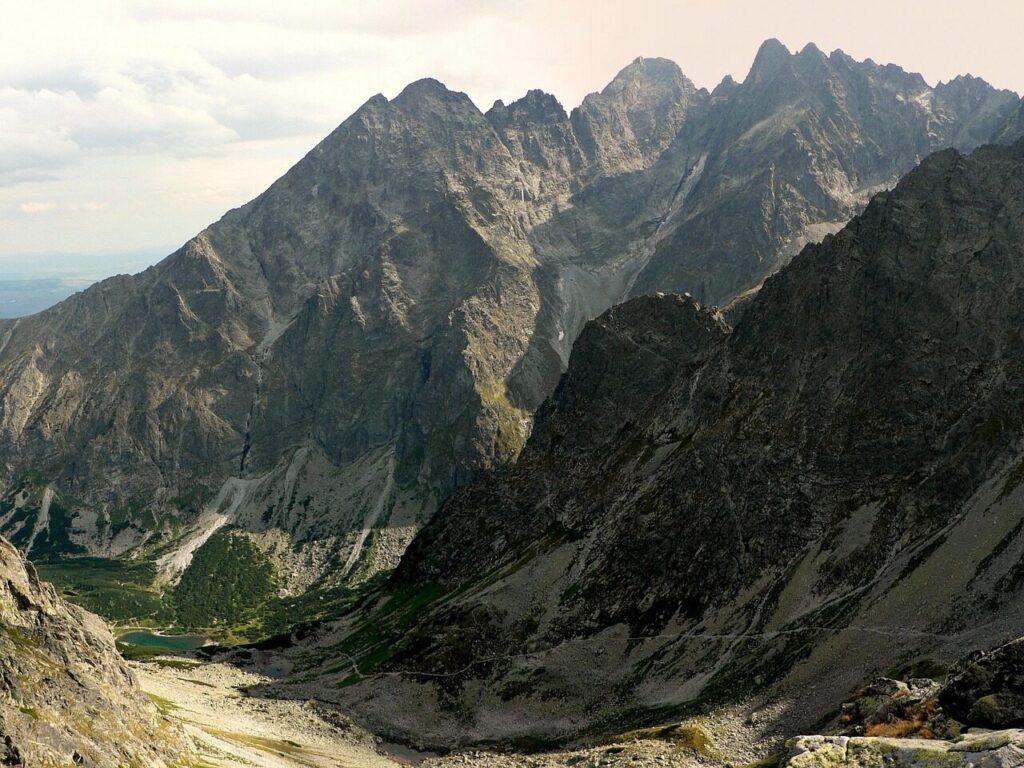 slovakia, high tatras, mountains, green lake, lomnický štít, kežmarok shield, nature, proud shield, vysoke tatry