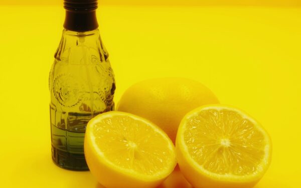 Namai spindės be jokio vargo: štai kaip citrina ir dantų pasta padės pamiršti brangią chemiją