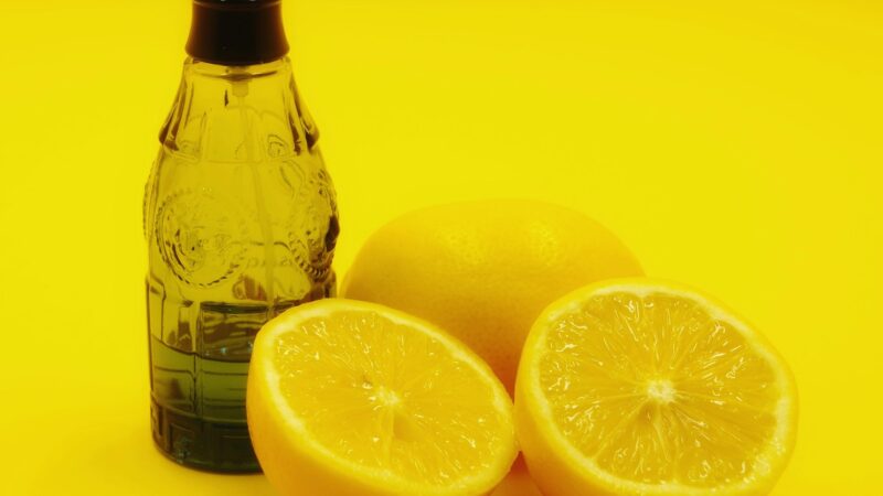 Namai spindės be jokio vargo: štai kaip citrina ir dantų pasta padės pamiršti brangią chemiją