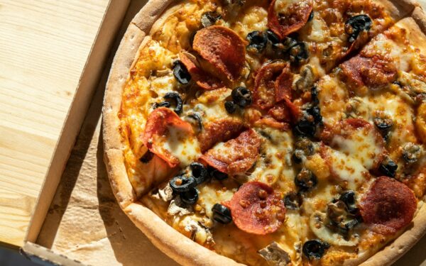 Vėžio rizika slepiasi jūsų šaldytuve: onkologė atskleidė, kokių produktų pati niekada neperka