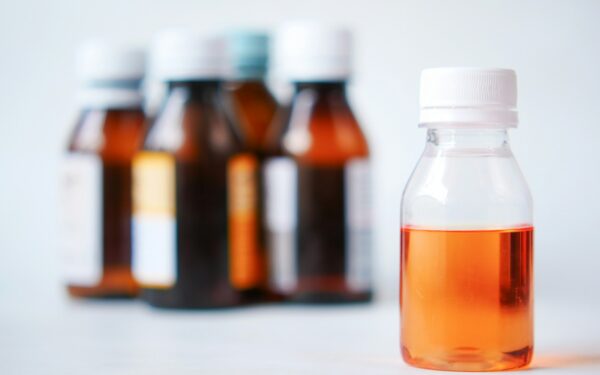 Kopūstai bus kieti lyg akmuo: paprastas vaistinės triukas, apsaugantis nuo amarų ir šliužų