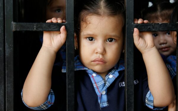 Slėpta tiesa aiškėja: nustatyta dešimčių pagrobtų Ukrainos vaikų buvimo vieta