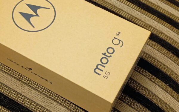 Septyni telefonai vienu vardu: sužinokite, kokią painiavą pirkėjams šiemet ruošia „Motorola“