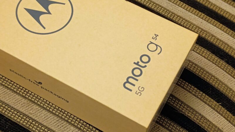 Septyni telefonai vienu vardu: sužinokite, kokią painiavą pirkėjams šiemet ruošia „Motorola“