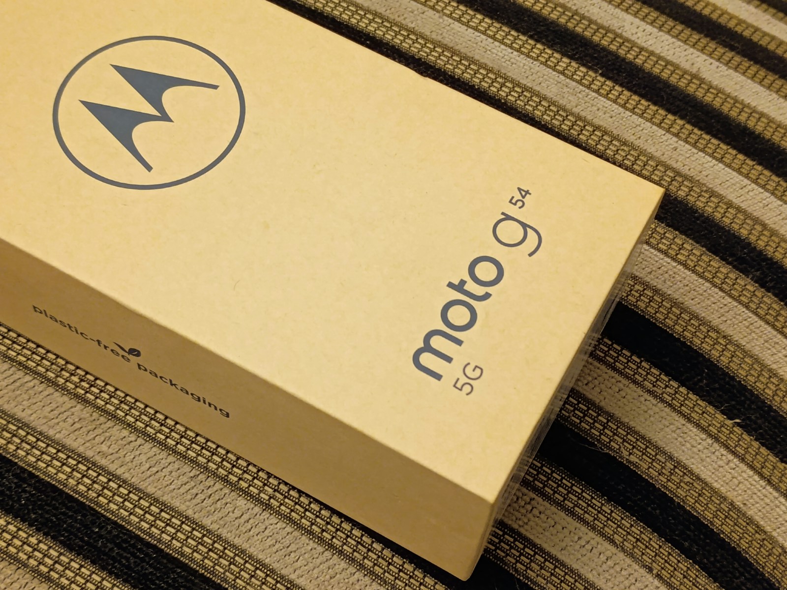 Septyni telefonai vienu vardu: sužinokite, kokią painiavą pirkėjams šiemet ruošia „Motorola“